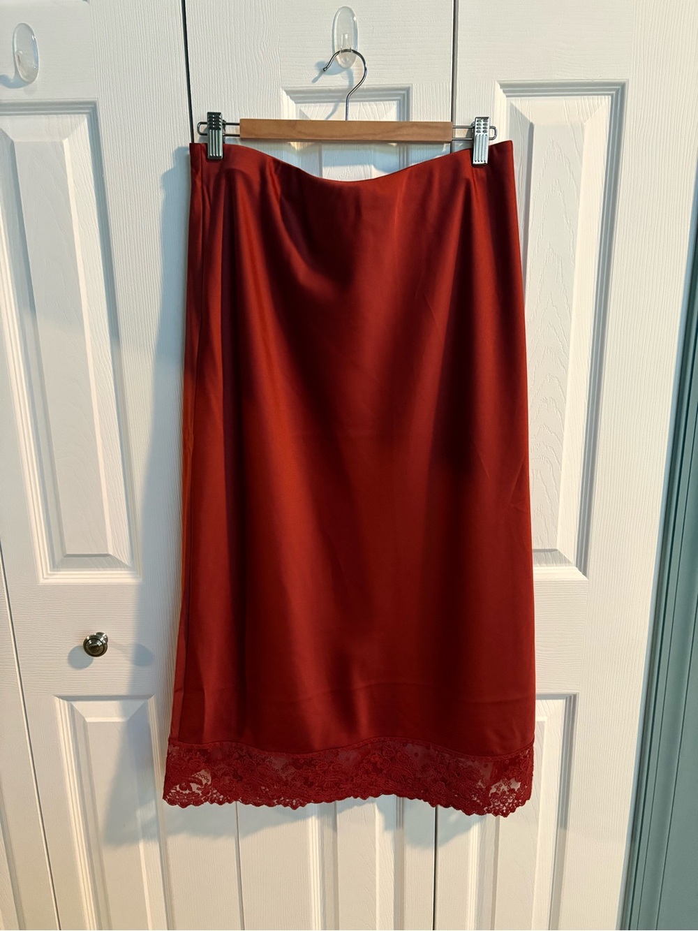 Loft outlet lace trimmed skirt